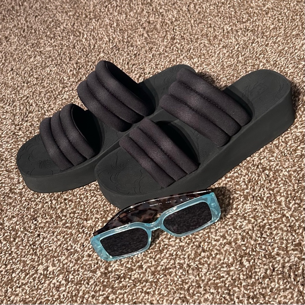 Roxy Glasses and Platform Sandal Bundle